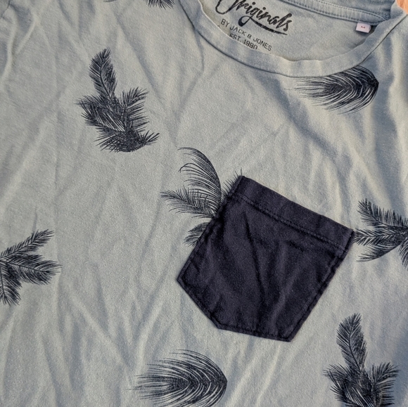 Jack & Jones Originals Graphic Tee in Teal. 3 For $20 - Picture 2 of 4